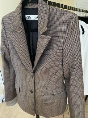 ZARA Fitted Blazer in Classic Brown and Black, size XS
